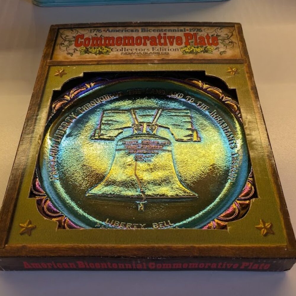 Indiana Glass Liberty Bell 1776-1976 Commemorative Blue Carnival Glass Plate